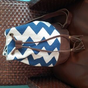 Bucket bag leather/blanket